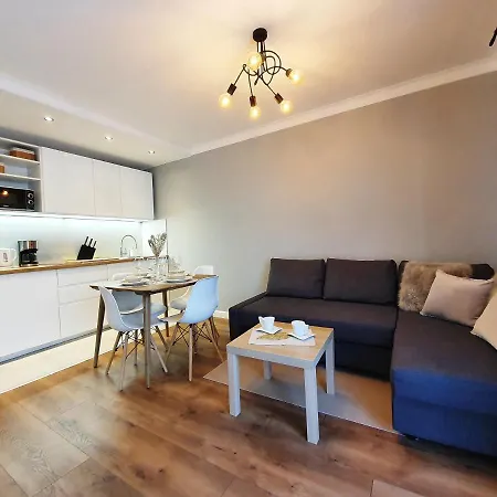 Sun&fun Pod Debami Nad Lomnica 1b I 2b- Blisko Centrum, Dworca Pkp, Sklepow W Otoczeniu Zieleni Апартаменты *