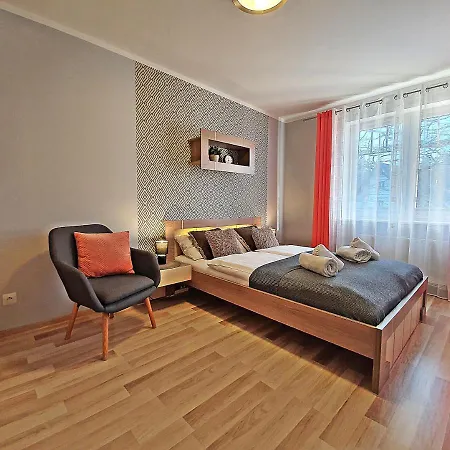 Sun&fun Pod Debami Nad Lomnica 1b I 2b- Blisko Centrum, Dworca Pkp, Sklepow W Otoczeniu Zieleni *