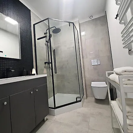 Sun&fun Pod Debami Nad Lomnica 1b I 2b- Blisko Centrum, Dworca Pkp, Sklepow W Otoczeniu Zieleni Апартаменты *