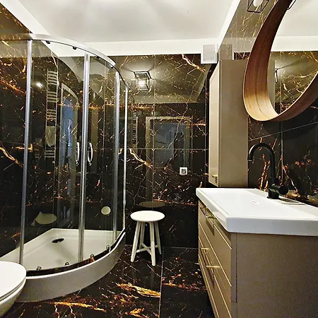 Sun&fun Pod Debami Nad Lomnica 1b I 2b- Blisko Centrum, Dworca Pkp, Sklepow W Otoczeniu Zieleni Апартаменты