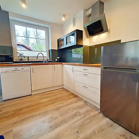 Sun&fun Pod Debami Nad Lomnica 1b I 2b- Blisko Centrum, Dworca Pkp, Sklepow W Otoczeniu Zieleni Апартаменты