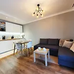 Pod Dębami Sun&fun Apartament *