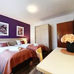 Pod Dębami Sun&fun Apartament *