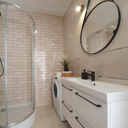 Sun&fun Pod Debami Nad Lomnica 1b I 2b- Blisko Centrum, Dworca Pkp, Sklepow W Otoczeniu Zieleni