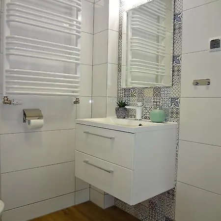 Sun&fun Pod Debami Nad Lomnica 1b I 2b- Blisko Centrum, Dworca Pkp, Sklepow W Otoczeniu Zieleni Διαμέρισμα