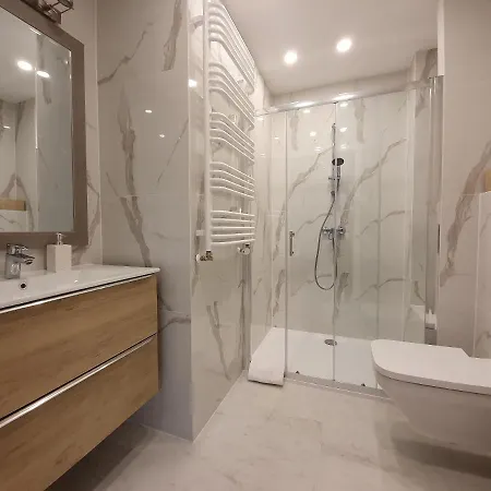 Apartment Sun&fun Pod Debami Nad Lomnica 1b I 2b- Blisko Centrum, Dworca Pkp, Sklepow W Otoczeniu Zieleni Karpacz