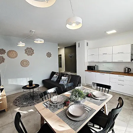 Sun&fun Pod Debami Nad Lomnica 1b I 2b- Blisko Centrum, Dworca Pkp, Sklepow W Otoczeniu Zieleni *