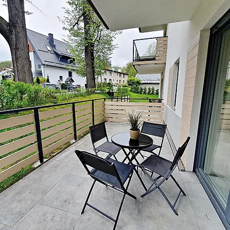 Sun&fun Pod Debami Nad Lomnica 1b I 2b- Blisko Centrum, Dworca Pkp, Sklepow W Otoczeniu Zieleni Apartment *