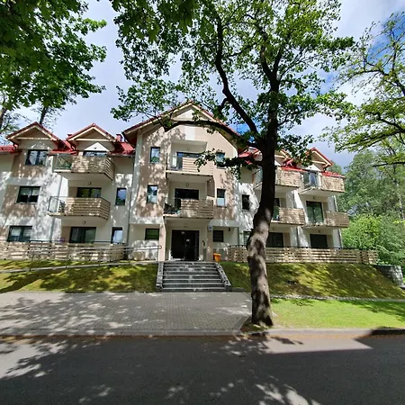 Sun&fun Pod Debami Nad Lomnica 1b I 2b- Blisko Centrum, Dworca Pkp, Sklepow W Otoczeniu Zieleni 카르파츠